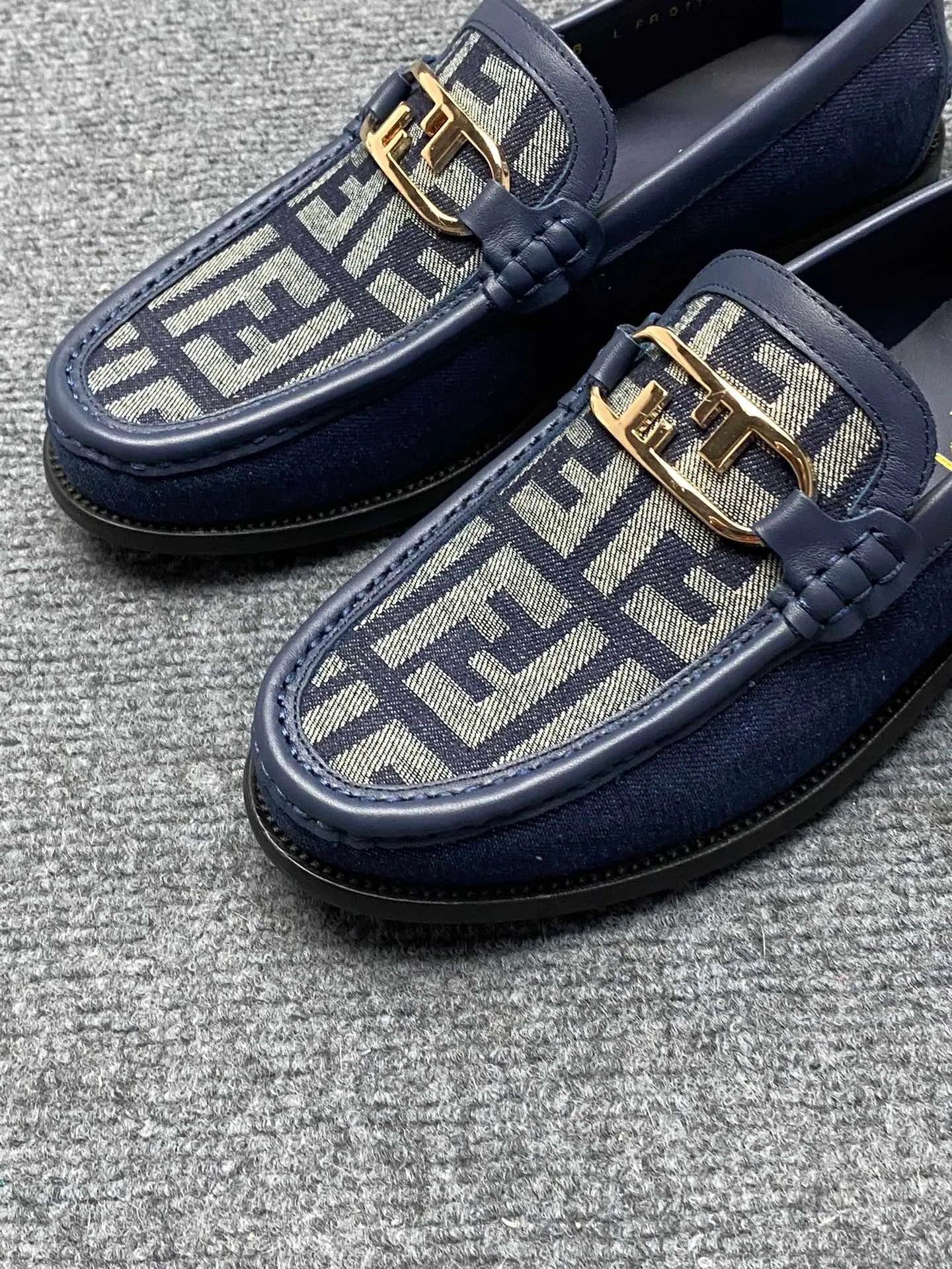 Men's Men's Shoes Men's Men's Shoes 💰900FENDI Fendi Men's Breathable and Comfortable Leather Shoes. Original development. The leather outsole is made of leather. Counters copy one to one. Imported counter cowhide. Imported water dyes cattle. 38 to 44. (45.46. can be ordered. 47.